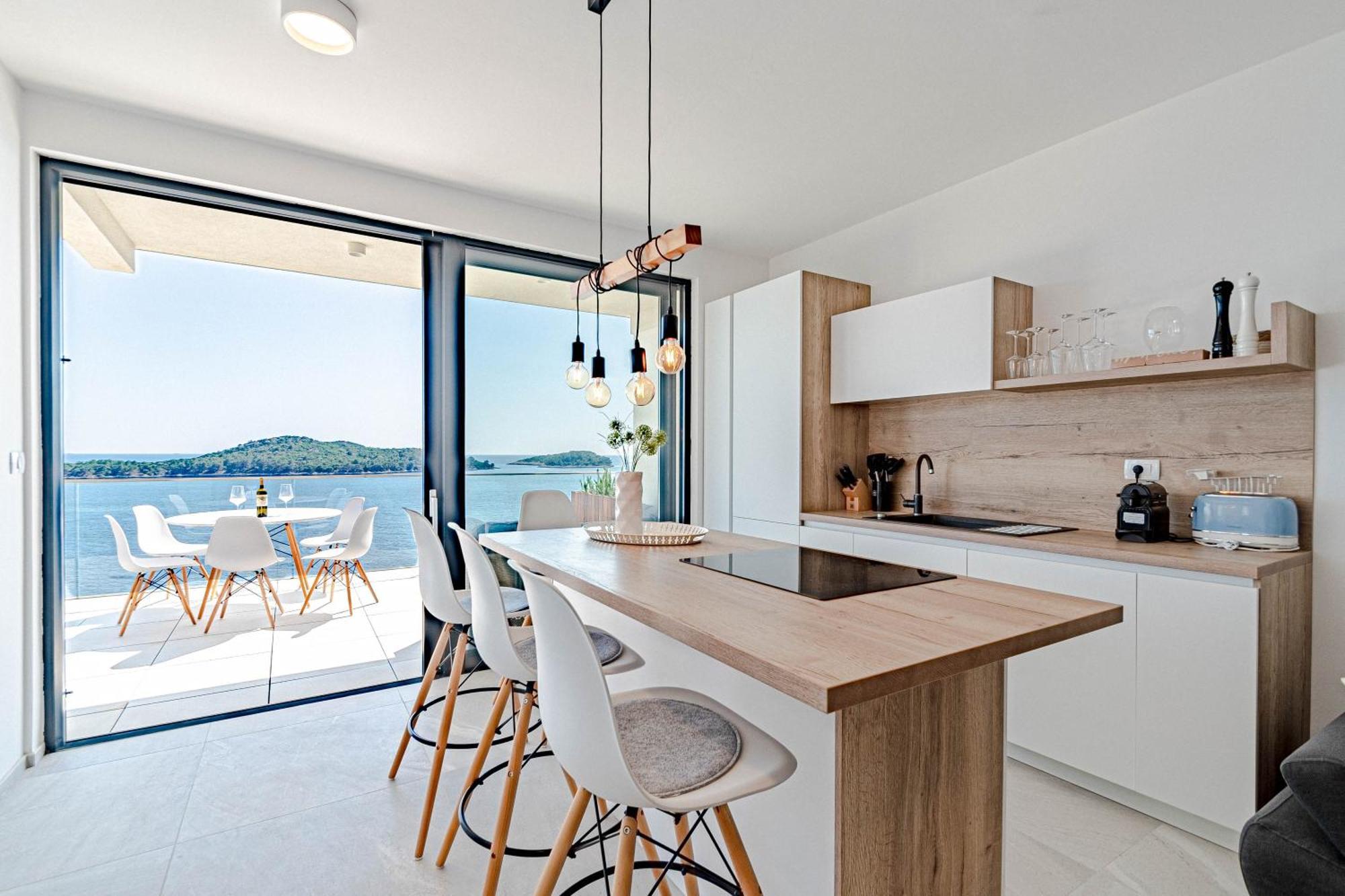 Sunset Apartment *